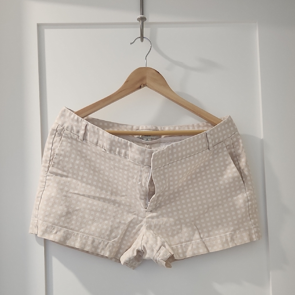 Banana Republic Cream Bermudas Relaxed Fit